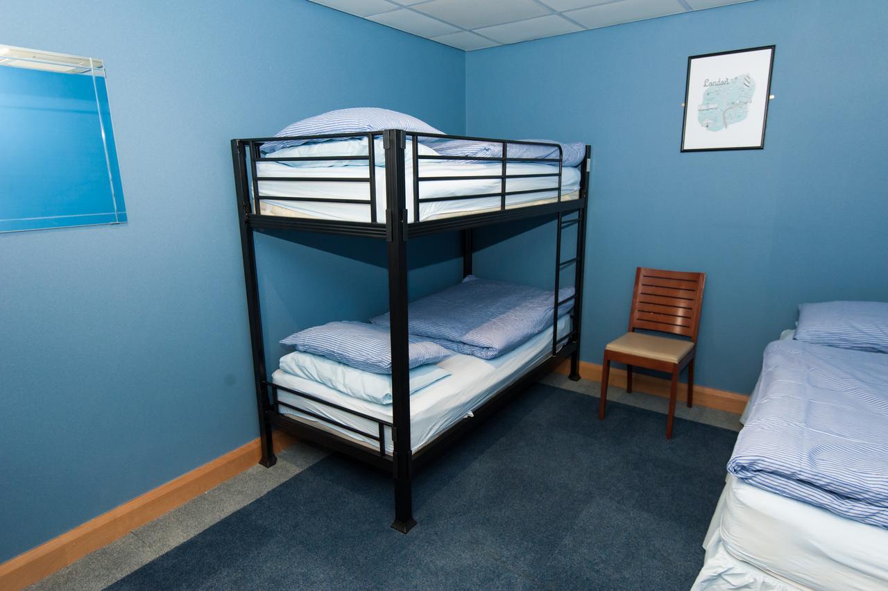 Russell Scott Backpackers Hostel Лийдс Екстериор снимка