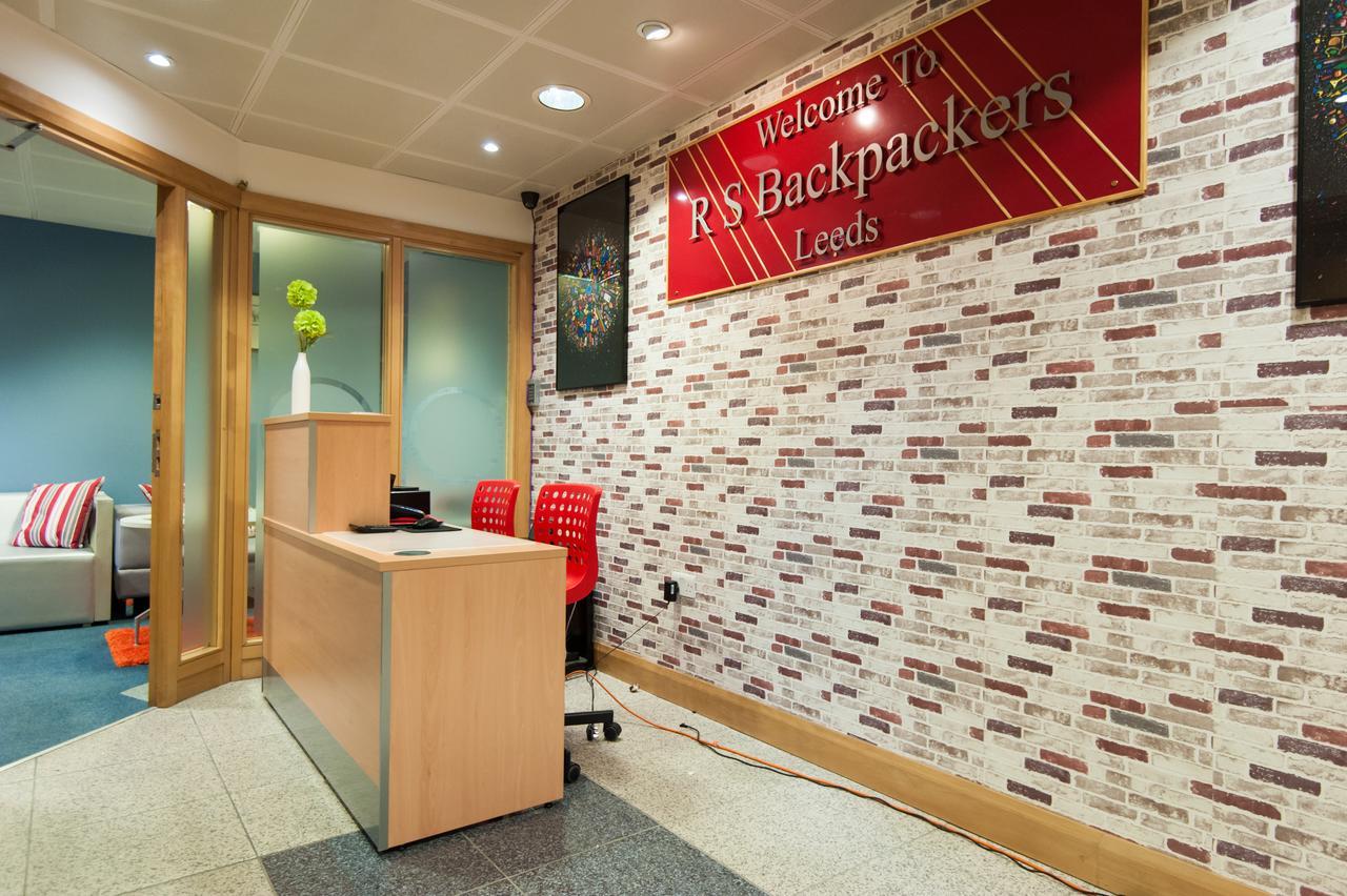 Russell Scott Backpackers Hostel Лийдс Екстериор снимка