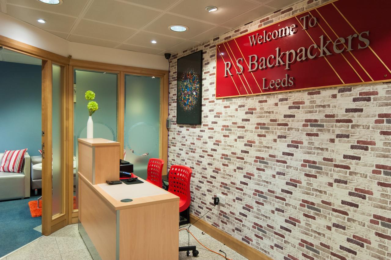 Russell Scott Backpackers Hostel Лийдс Екстериор снимка
