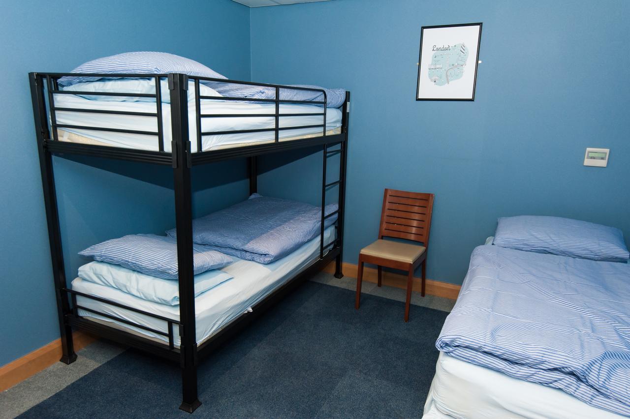 Russell Scott Backpackers Hostel Лийдс Екстериор снимка