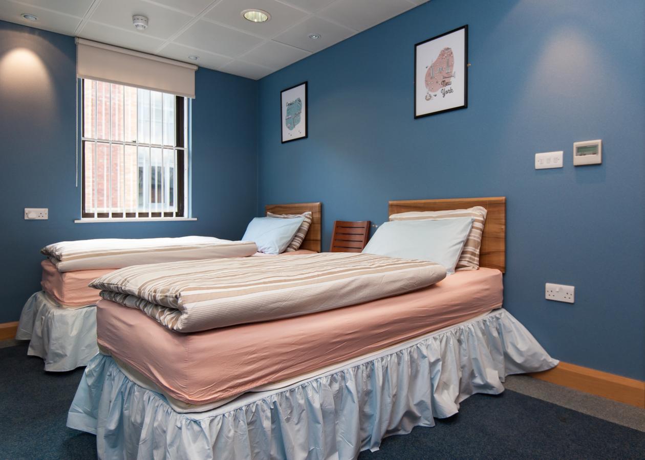 Russell Scott Backpackers Hostel Лийдс Екстериор снимка